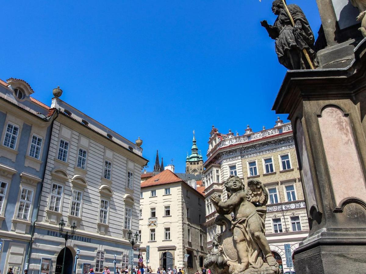 Apartment Nerudova Praag Buitenkant foto