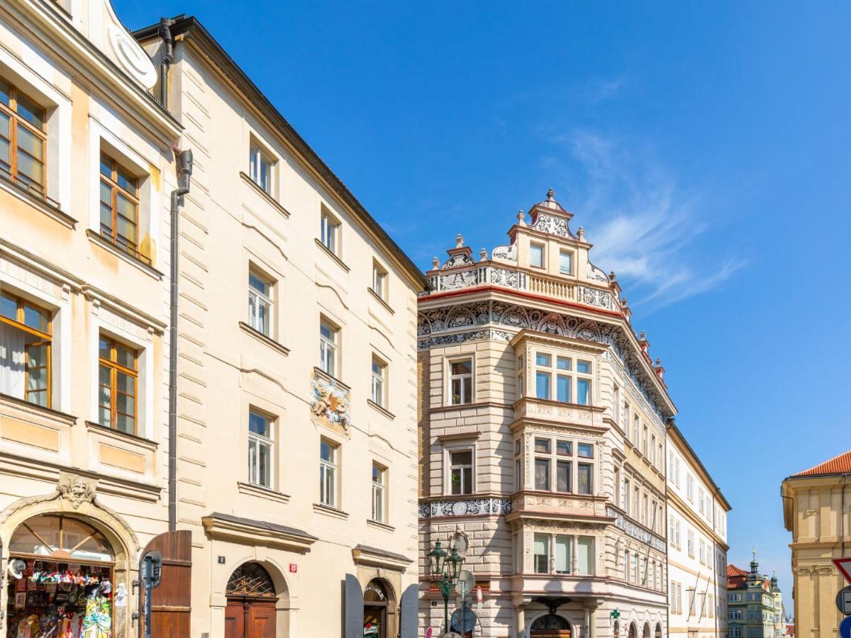 Apartment Nerudova Praag Buitenkant foto
