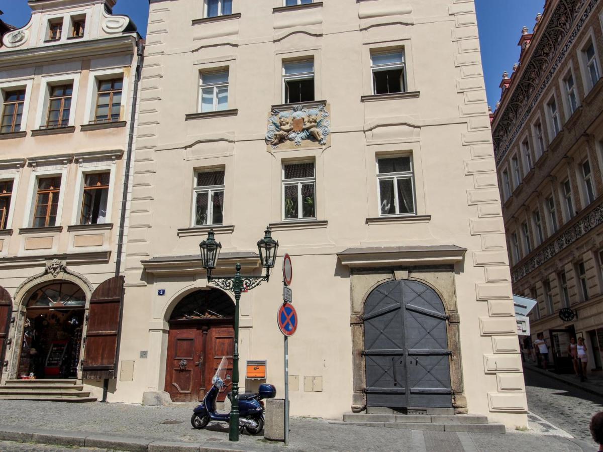 Apartment Nerudova Praag Buitenkant foto