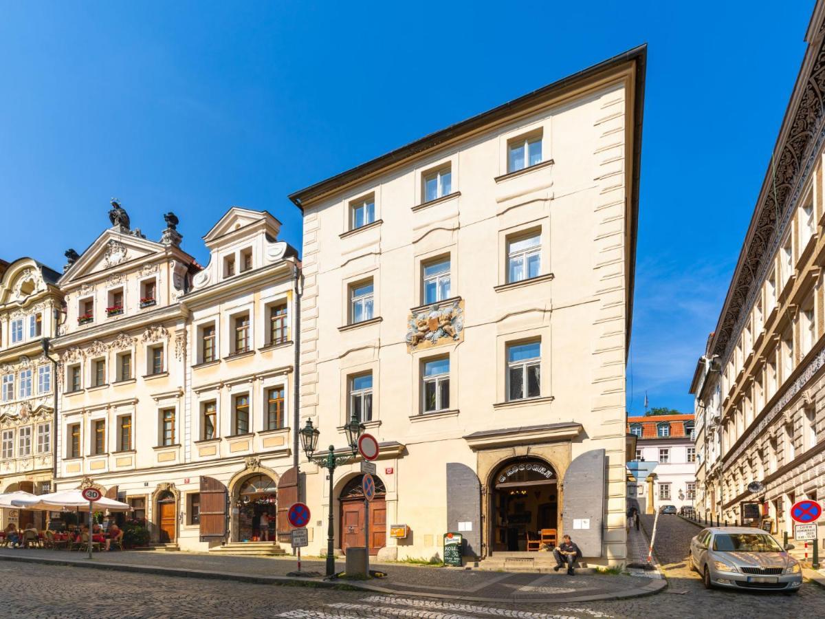 Apartment Nerudova Praag Buitenkant foto
