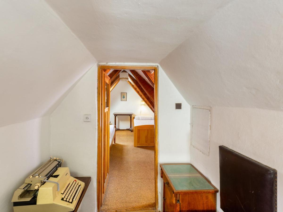 Apartment Nerudova Praag Buitenkant foto