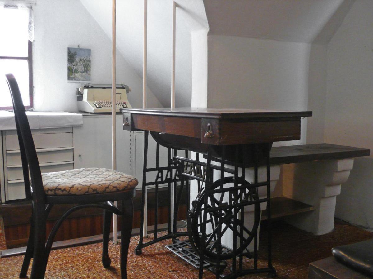Apartment Nerudova Praag Buitenkant foto