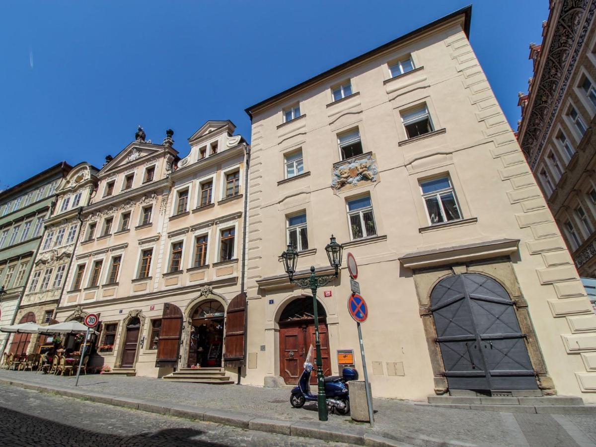 Apartment Nerudova Praag Buitenkant foto