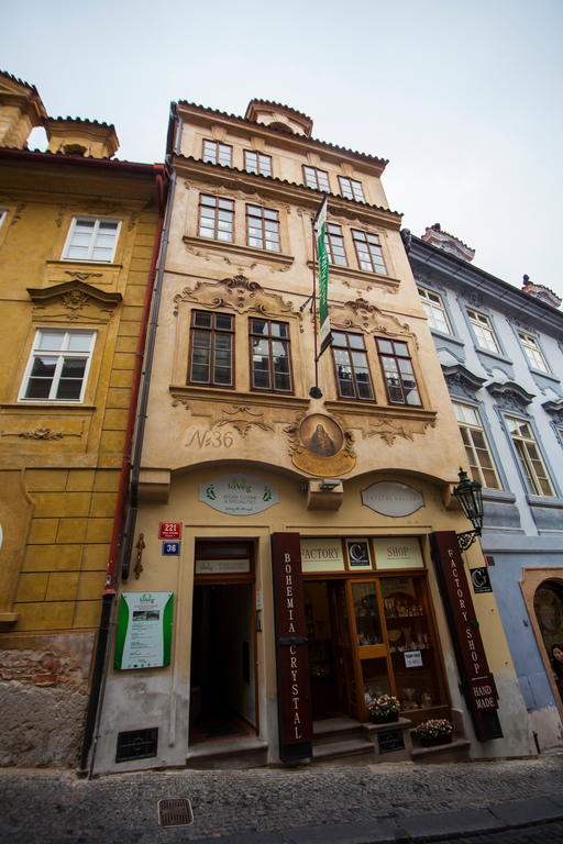 Apartment Nerudova Praag Buitenkant foto