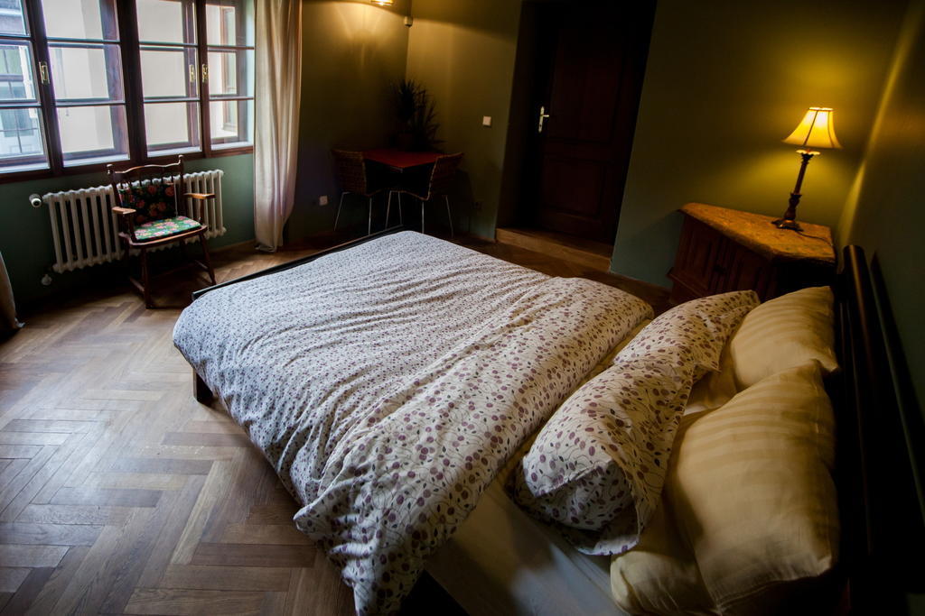 Apartment Nerudova Praag Kamer foto